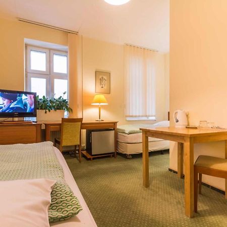 Hostel Nina Катовице Экстерьер фото